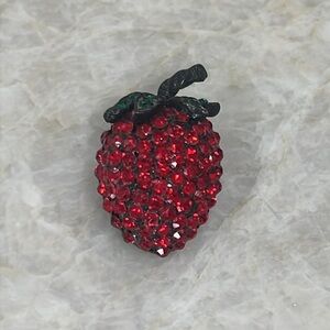 Vintage Weiss Rhinestone Strawberry Brooch Pin